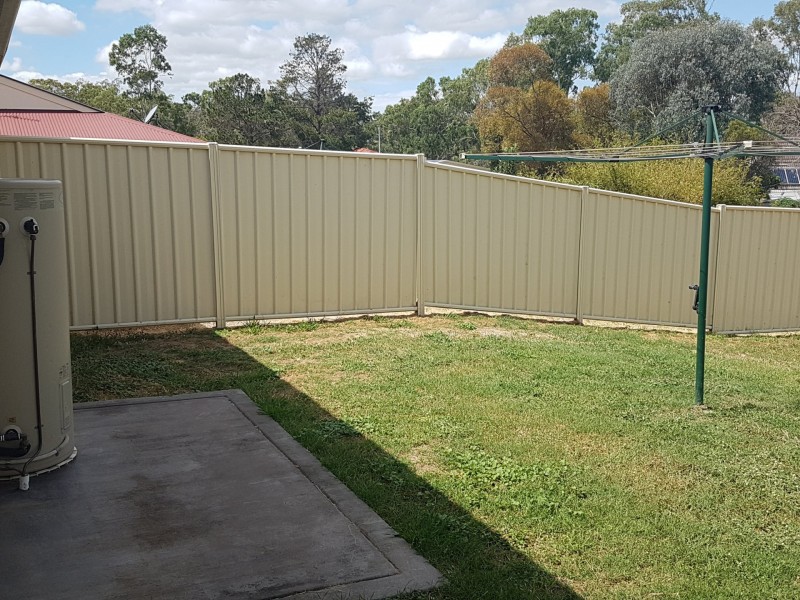 2/6 Peregrine Court, Warwick QLD 4370