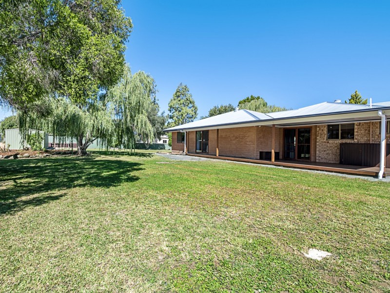 2 South Street, Allora QLD 4362