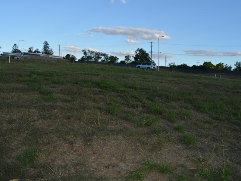 1 Pera Crescent, Warwick QLD 4370