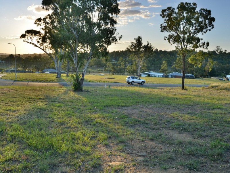 20 Pera Crescent, Warwick QLD 4370