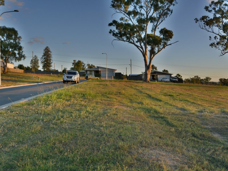 13 Pera Crescent, Warwick QLD 4370