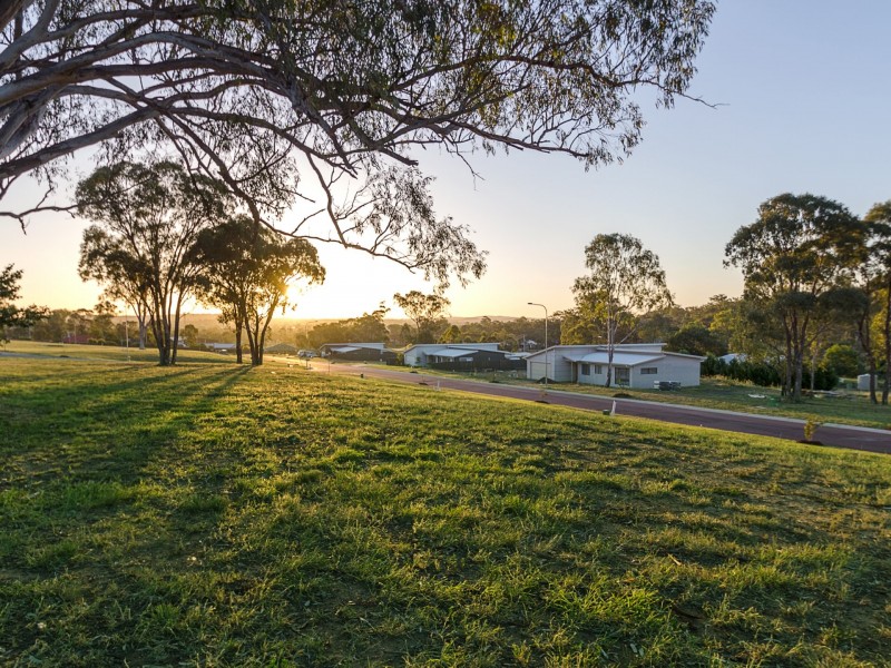 13 Pera Crescent, Warwick QLD 4370