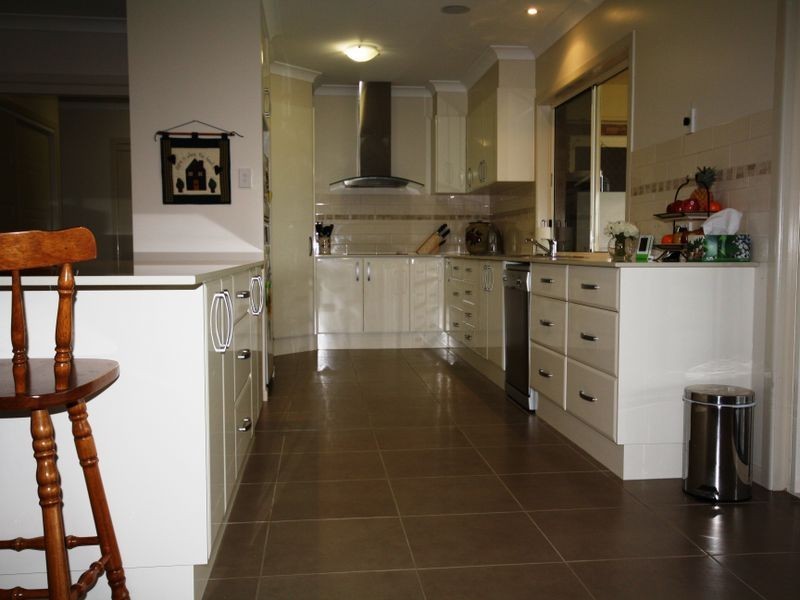 16 Condavale Drive, Warwick QLD 4370