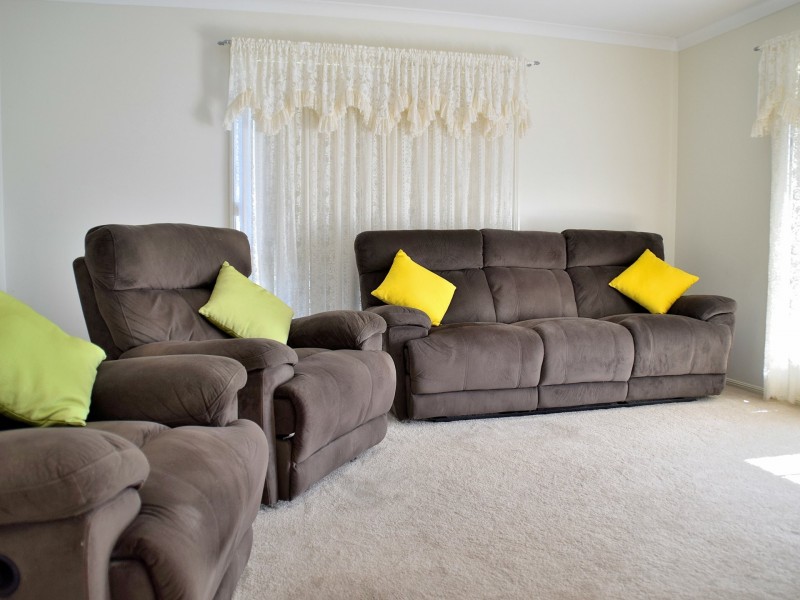 8 Johnson Street, Rosenthal Heights QLD 4370