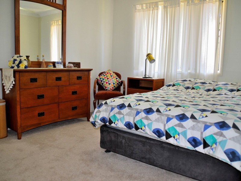 8 Johnson Street, Rosenthal Heights QLD 4370