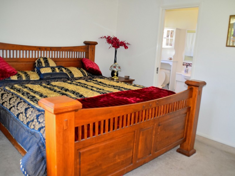 8 Johnson Street, Rosenthal Heights QLD 4370