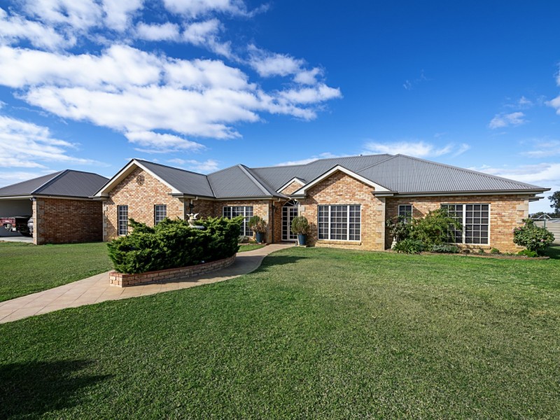 452 Glenvale Road, Leslie Dam QLD 4370