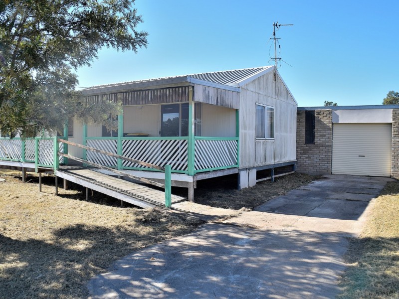 66 Donald Street, Leyburn QLD 4365