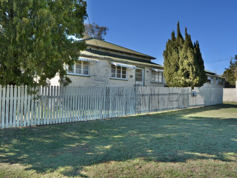 20 Wallace st, Warwick QLD 4370