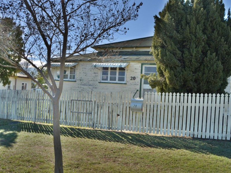 20 Wallace st, Warwick QLD 4370