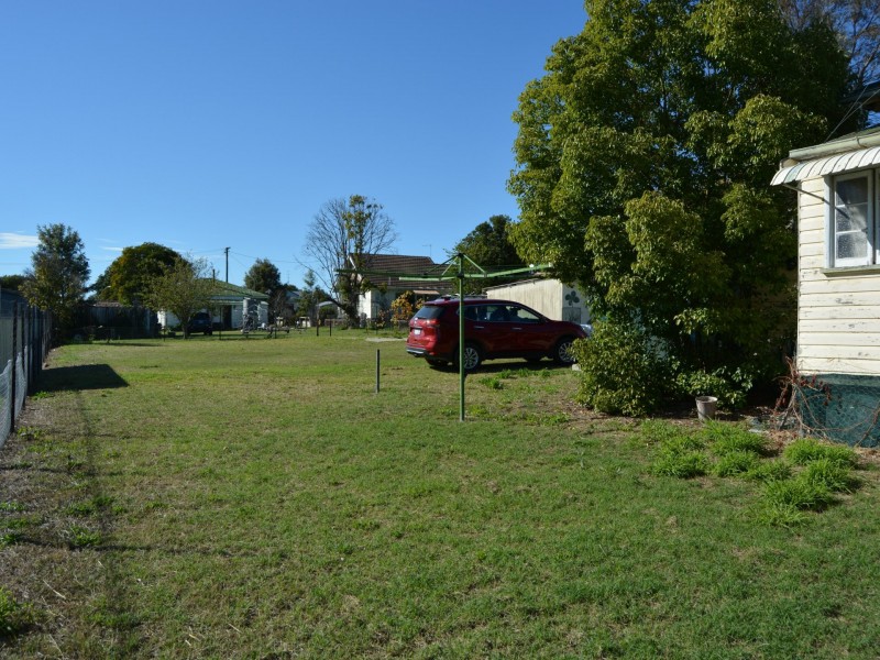 20 Wallace st, Warwick QLD 4370