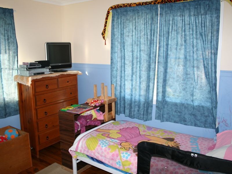 16 VICTORIA ST, Inglewood QLD 4387