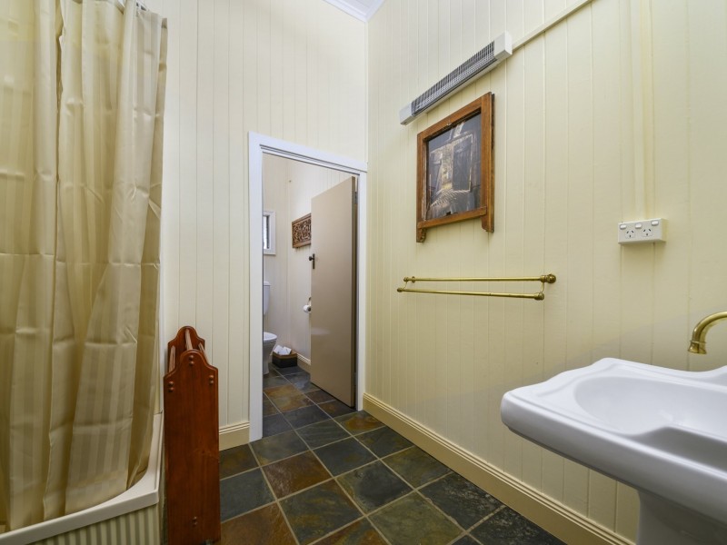 730 Glenvale Road, Leslie Dam QLD 4370