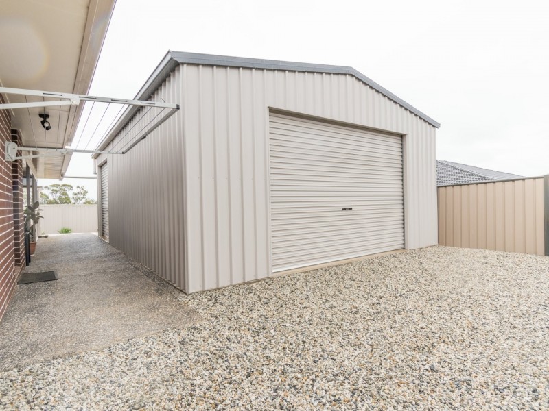 2 Derby Drive, Rosenthal Heights QLD 4370