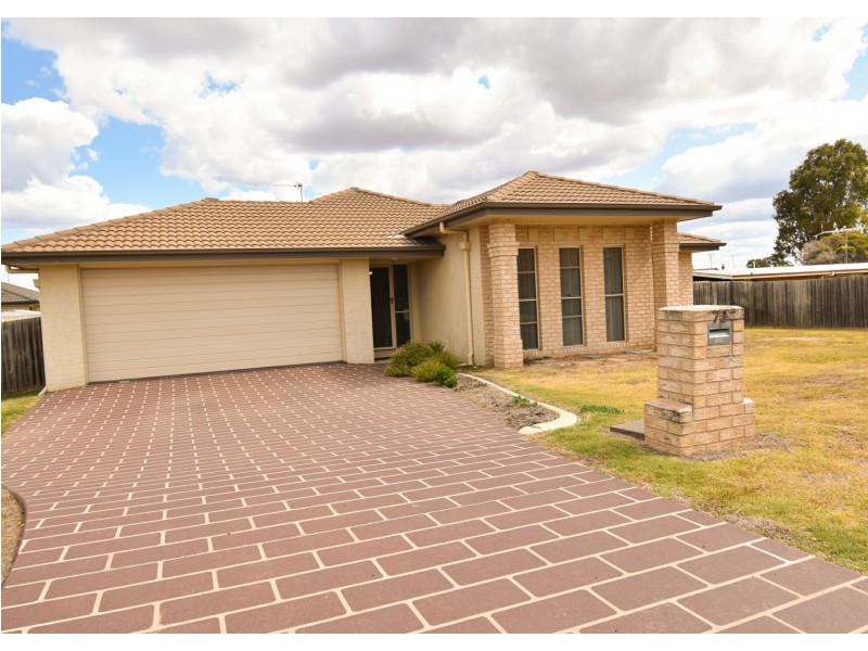 72 Hawker Road, Warwick QLD 4370