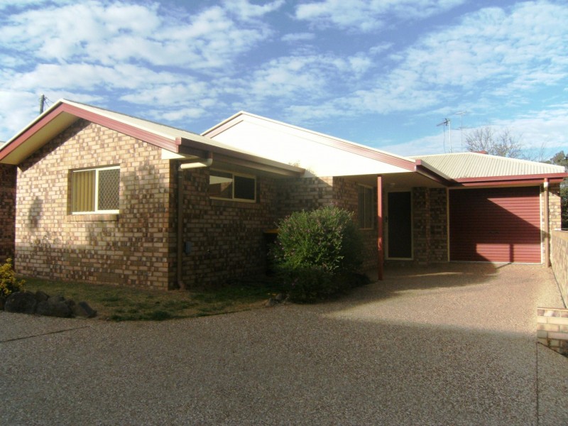 2/6 Bertram Street, Warwick QLD 4370