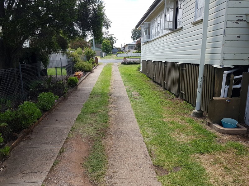 5 Wallace Street, Warwick QLD 4370