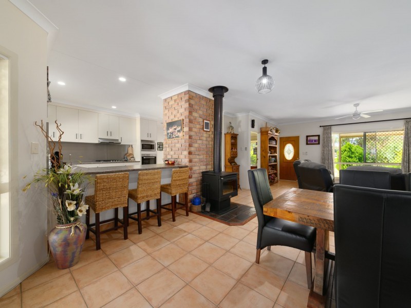 1 Glenhaven Court, Rosenthal Heights QLD 4370