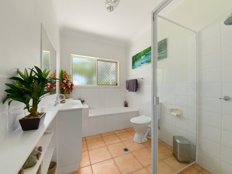 1 Glenhaven Court, Rosenthal Heights QLD 4370