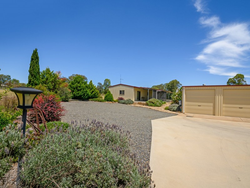 1 Glenhaven Court, Rosenthal Heights QLD 4370