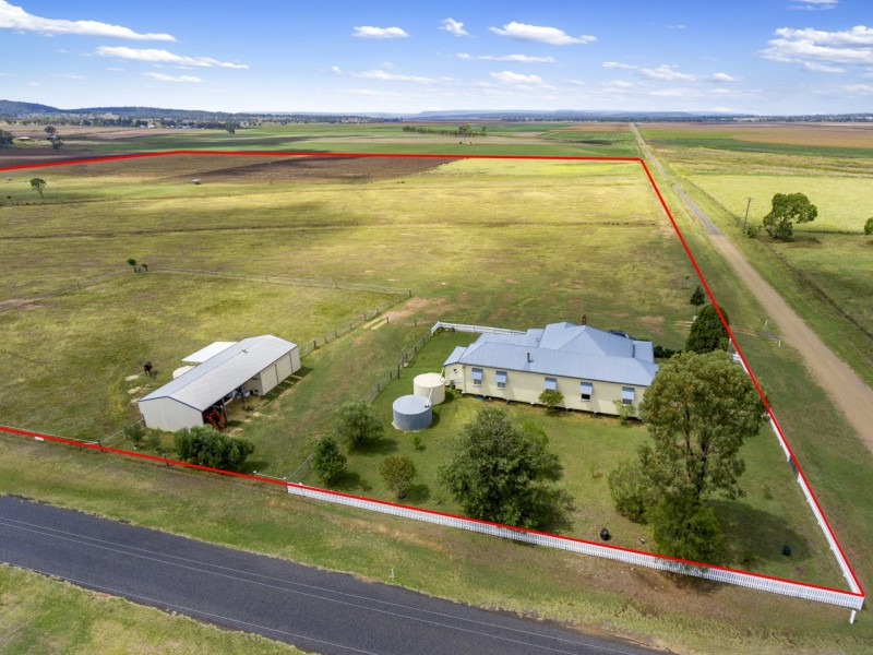 270 Blacksoil Lane, Upper Wheatvale QLD 4370