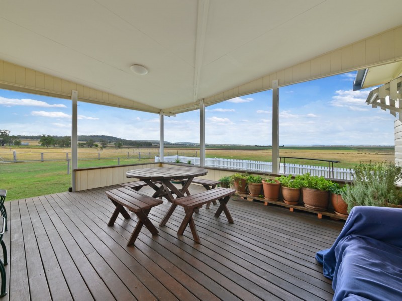 270 Blacksoil Lane, Upper Wheatvale QLD 4370