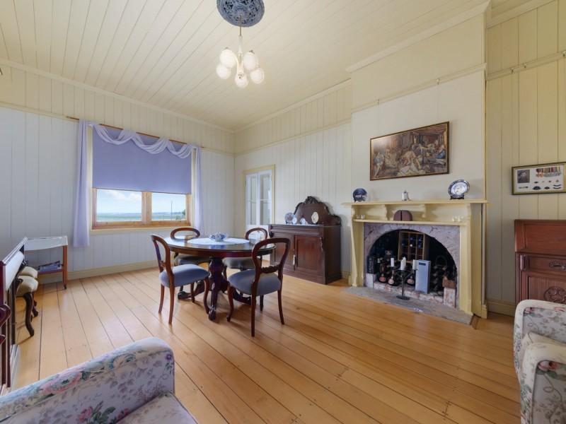 270 Blacksoil Lane, Upper Wheatvale QLD 4370