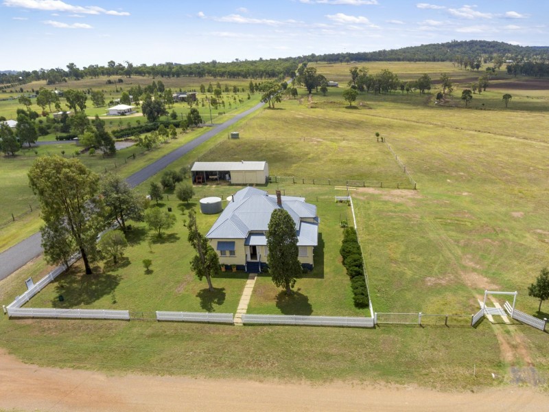 270 Blacksoil Lane, Upper Wheatvale QLD 4370