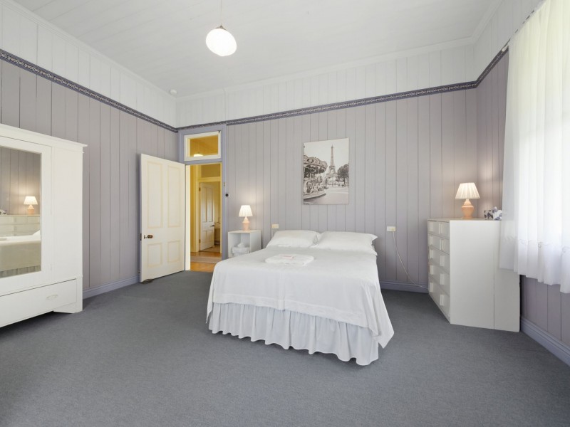270 Blacksoil Lane, Upper Wheatvale QLD 4370