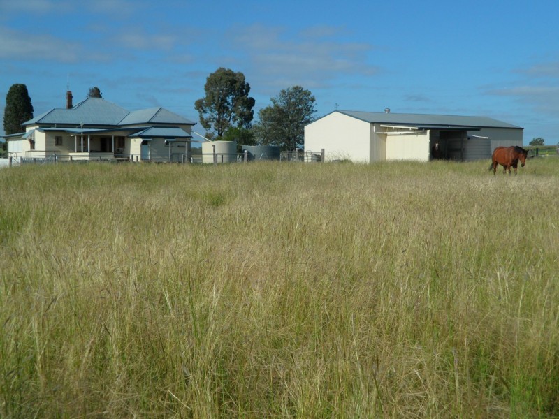 270 Blacksoil Lane, Upper Wheatvale QLD 4370