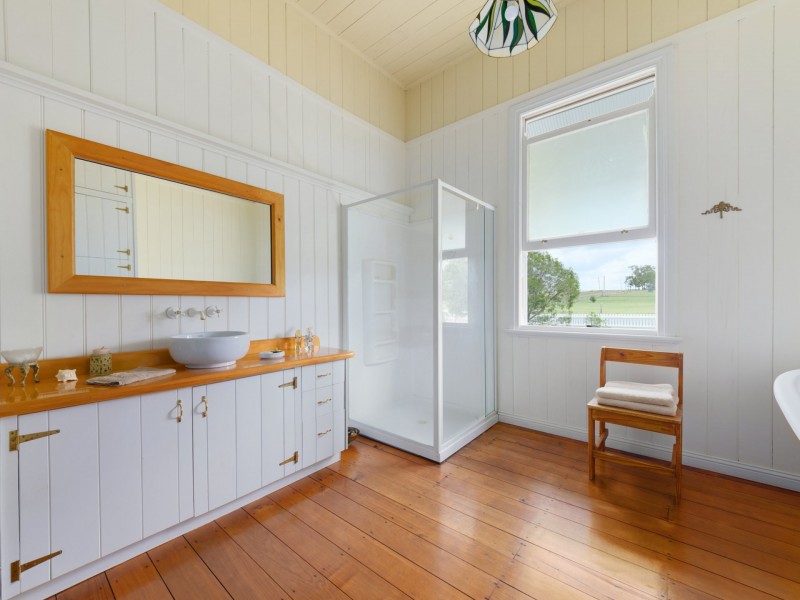 270 Blacksoil Lane, Upper Wheatvale QLD 4370