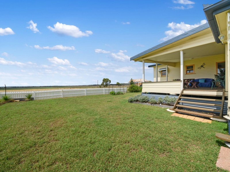 270 Blacksoil Lane, Upper Wheatvale QLD 4370