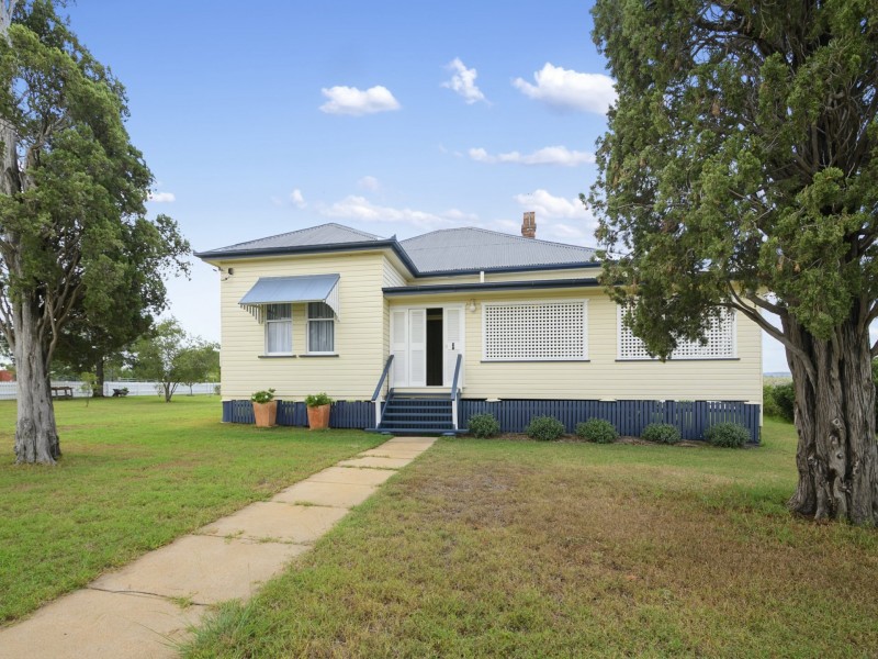 270 Blacksoil Lane, Upper Wheatvale QLD 4370