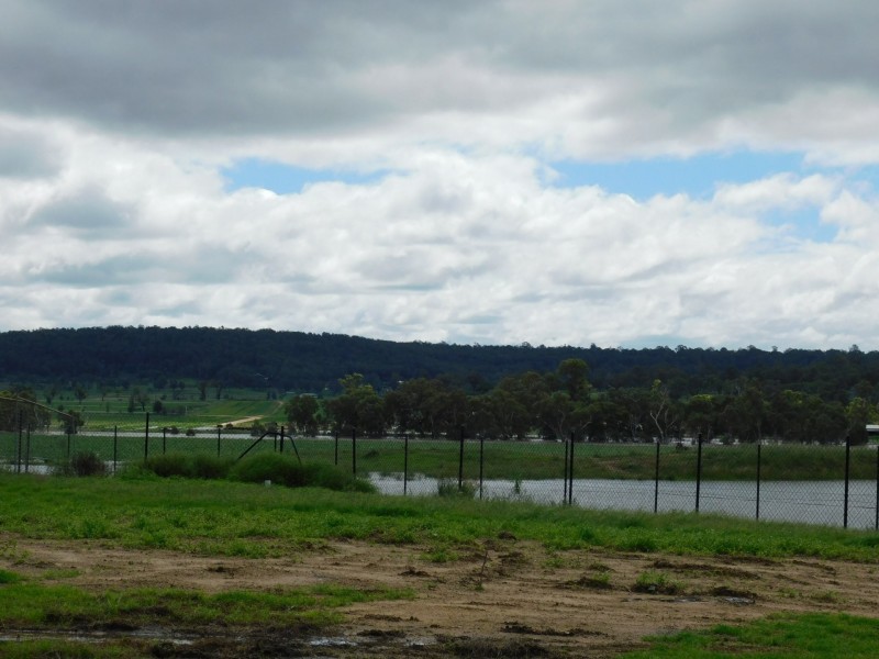 22 Lakeview ave, Rosenthal Heights QLD 4370