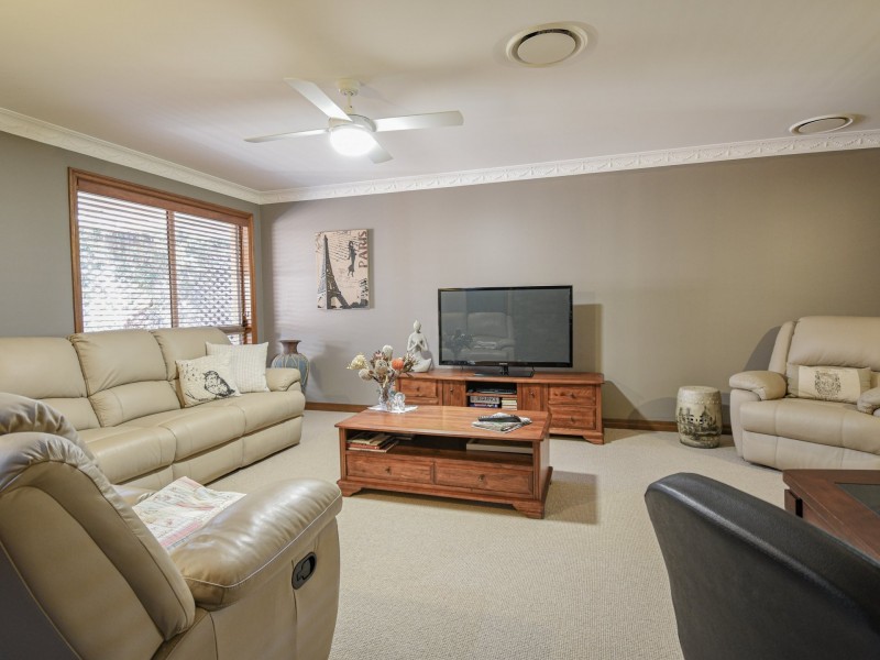 8 Matthew Jones Drive, Rosenthal Heights QLD 4370