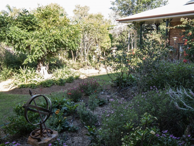 8 Matthew Jones Drive, Rosenthal Heights QLD 4370