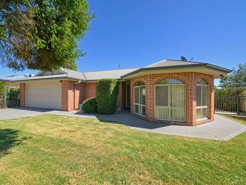 16 Boronia Drive, Warwick QLD 4370