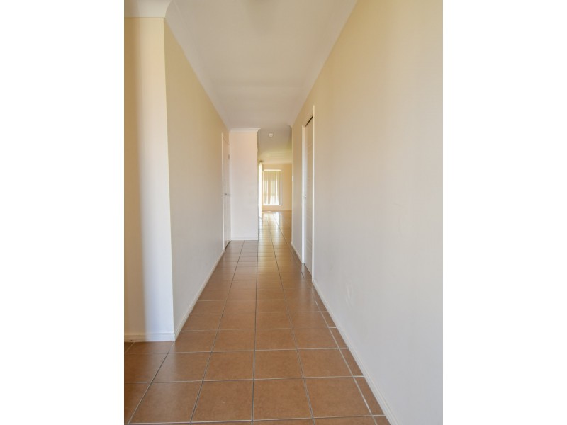 1/35 Capital dve, Rosenthal Heights QLD 4370