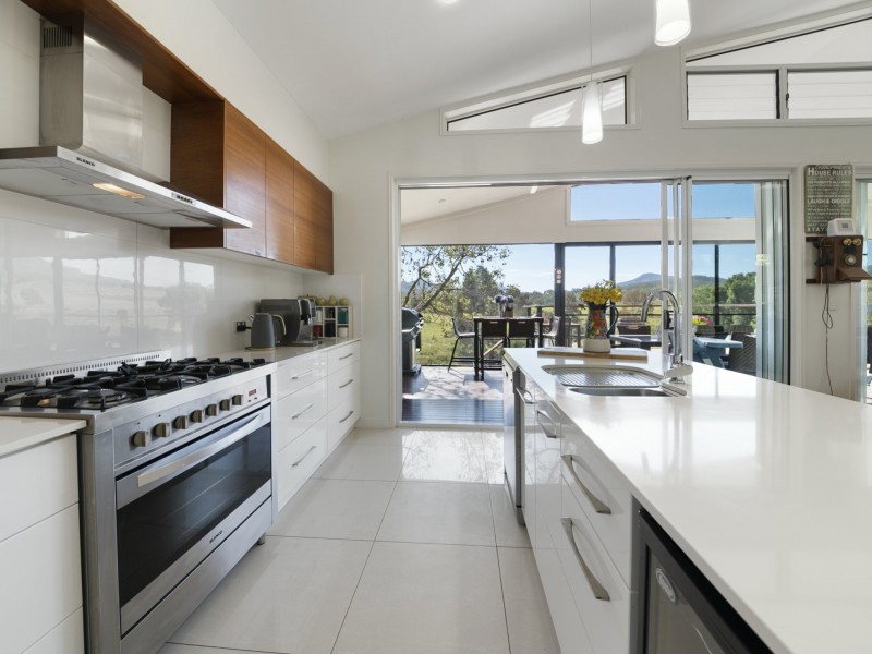 737 Top Swanfels Road, Swanfels QLD 4371