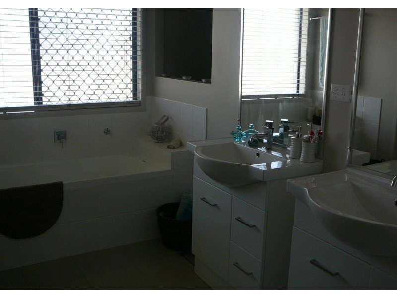 68 Hawker Road, Warwick QLD 4370