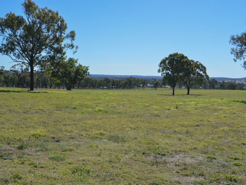 184 Warner  Street, Rosenthal Heights QLD 4370