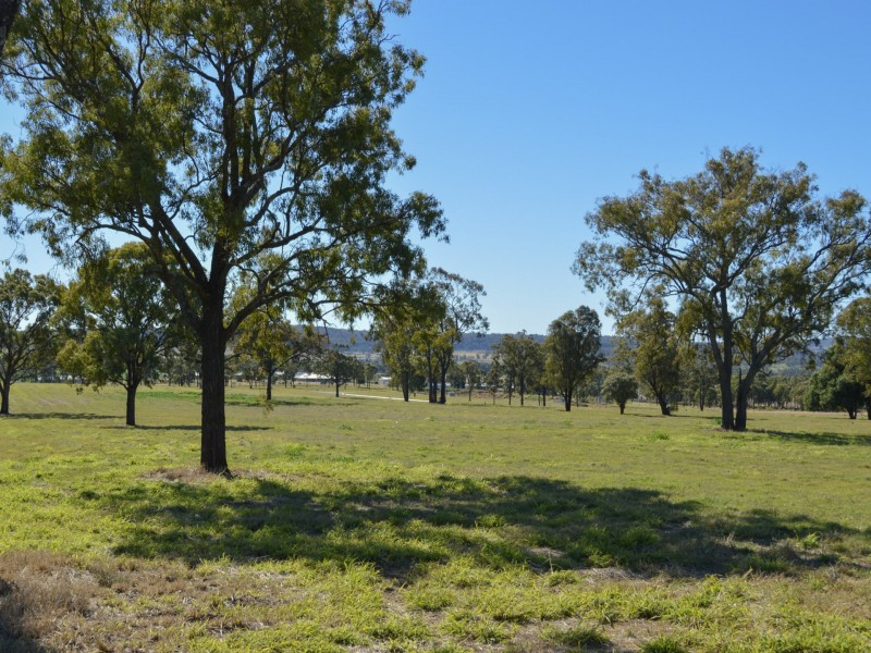 184 Warner  Street, Rosenthal Heights QLD 4370