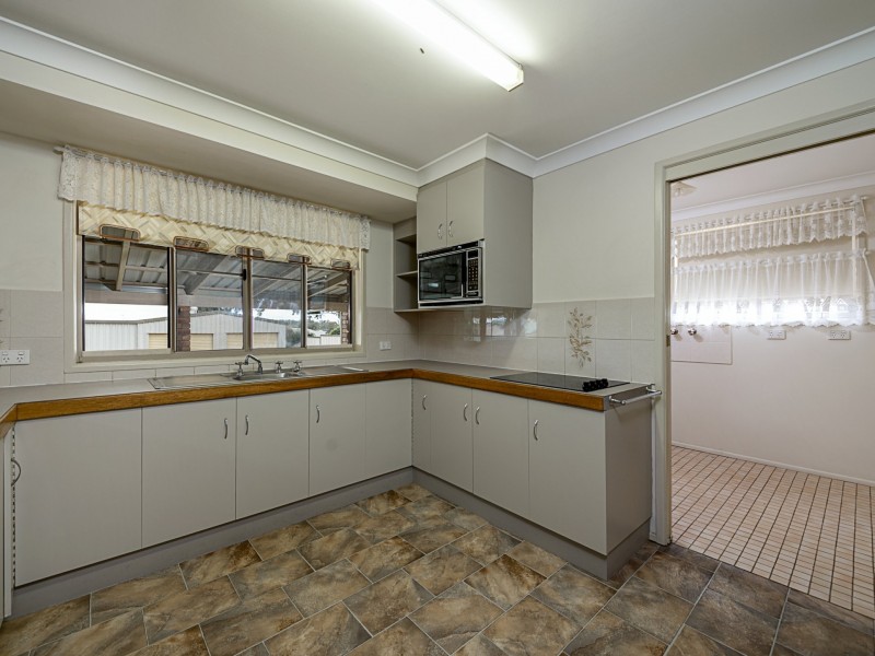 16 Ross Street, Warwick QLD 4370