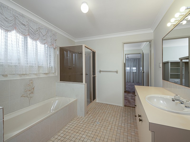 16 Ross Street, Warwick QLD 4370