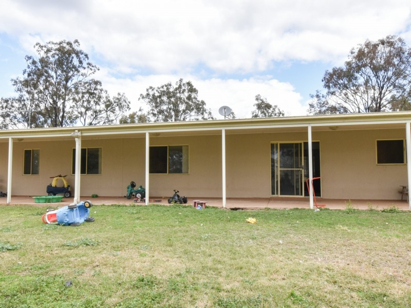 69 Iron Bark Lane, Leslie Dam QLD 4370