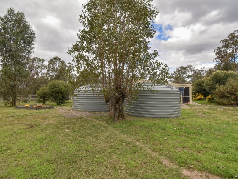 69 Iron Bark Lane, Leslie Dam QLD 4370