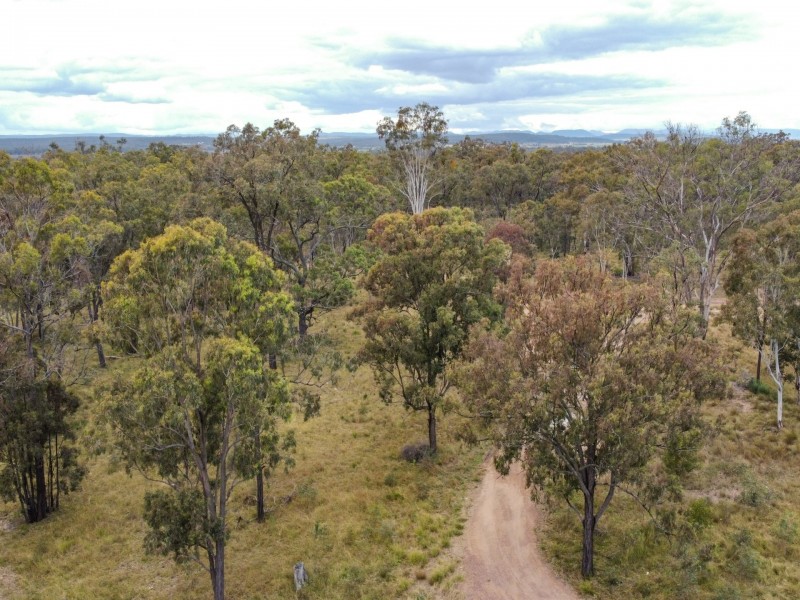 69 Iron Bark Lane, Leslie Dam QLD 4370