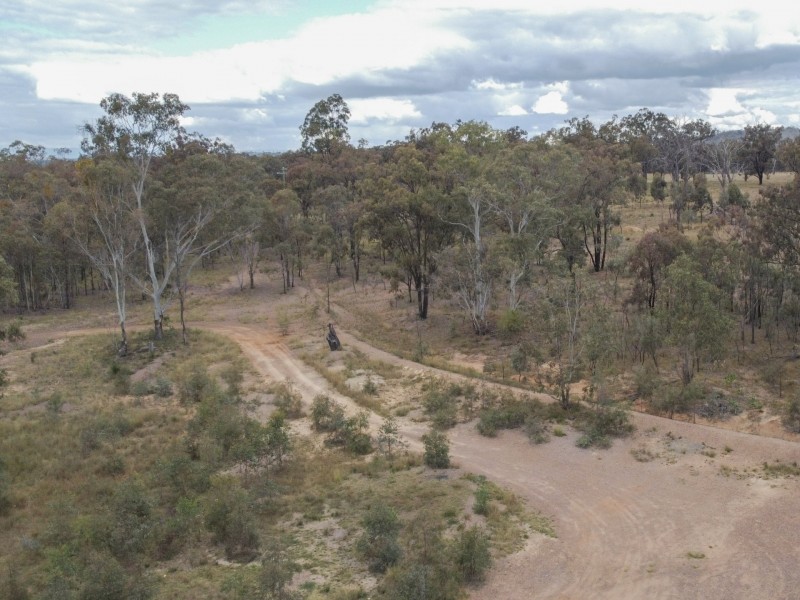 69 Iron Bark Lane, Leslie Dam QLD 4370