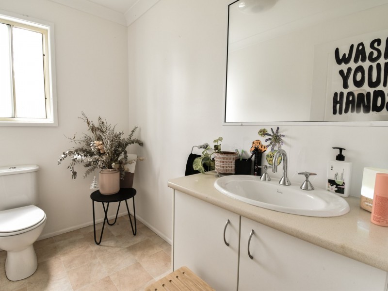 69 Iron Bark Lane, Leslie Dam QLD 4370