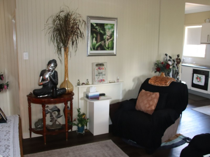 99 Baron Street, Hendon QLD 4362